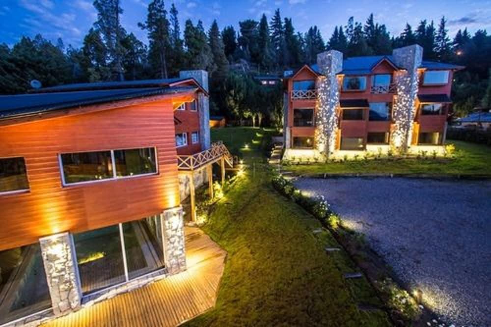 Los Robles Apart & Spa Aparthotel San Carlos de Bariloche Exterior photo